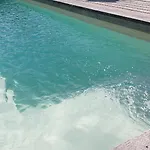 Blue Lagoon Suites & Spas Piscine