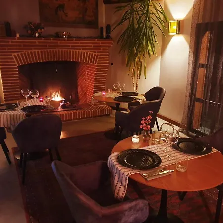 Blue Lagoon Suites & Spas Piscine Montauban