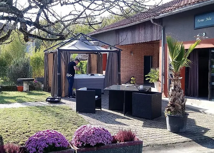 Blue Lagoon Suites & Spas Piscine 酒店