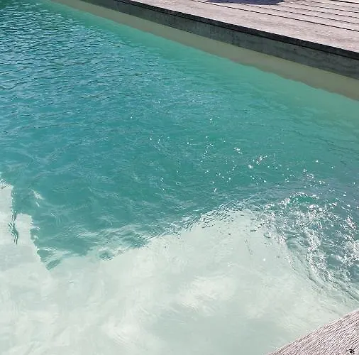 Blue Lagoon Suites & Spas Piscine