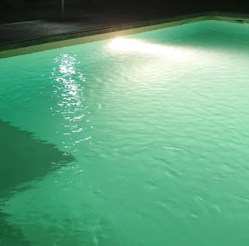 Blue Lagoon Suites & Spas Piscine 酒店 3*