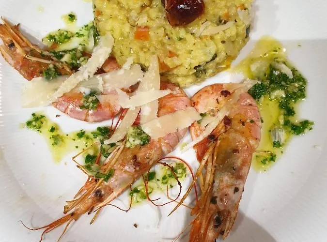 Blue Lagoon Suites & Spas Piscine 蒙托邦