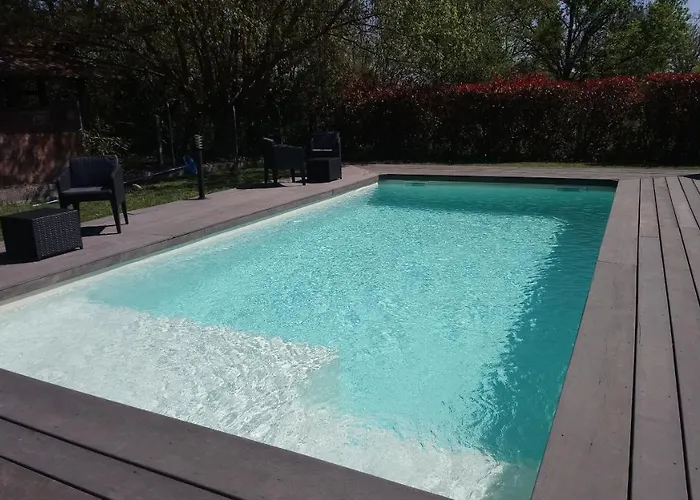 Blue Lagoon Suites & Spas Piscine 酒店 3*